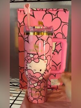 Stanley Pink Hello Kitty Heart Travel Mug